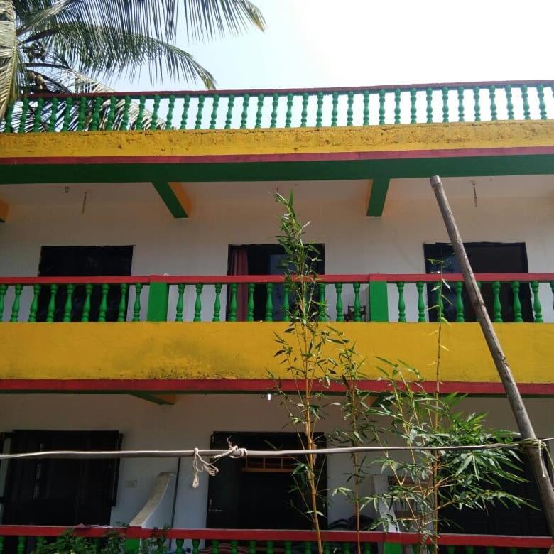 Rasta Mansion Beach Hostel And Roomsアランボル エクステリア 写真