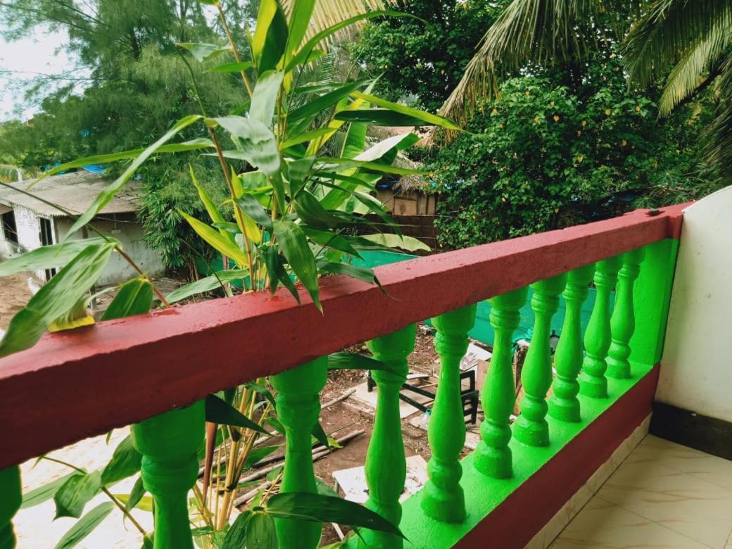 Rasta Mansion Beach Hostel And Roomsアランボル エクステリア 写真
