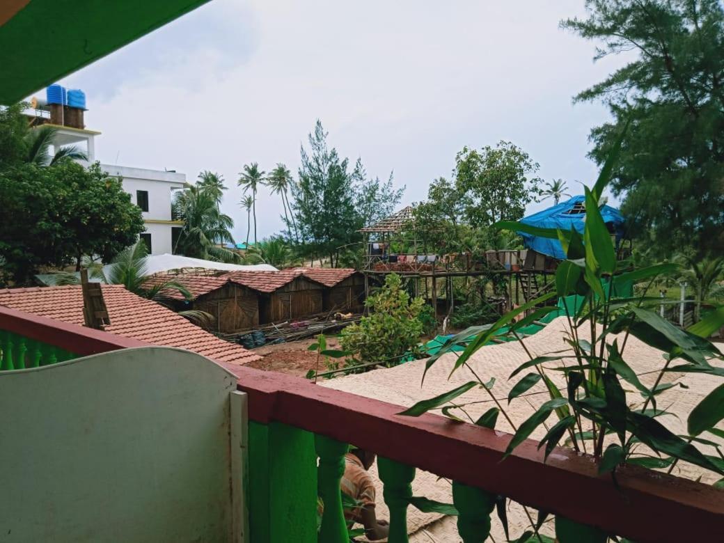 Rasta Mansion Beach Hostel And Roomsアランボル エクステリア 写真