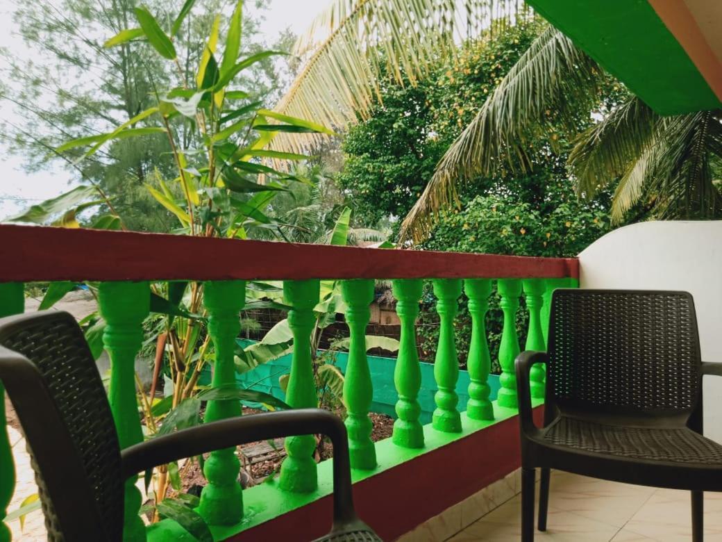 Rasta Mansion Beach Hostel And Roomsアランボル エクステリア 写真