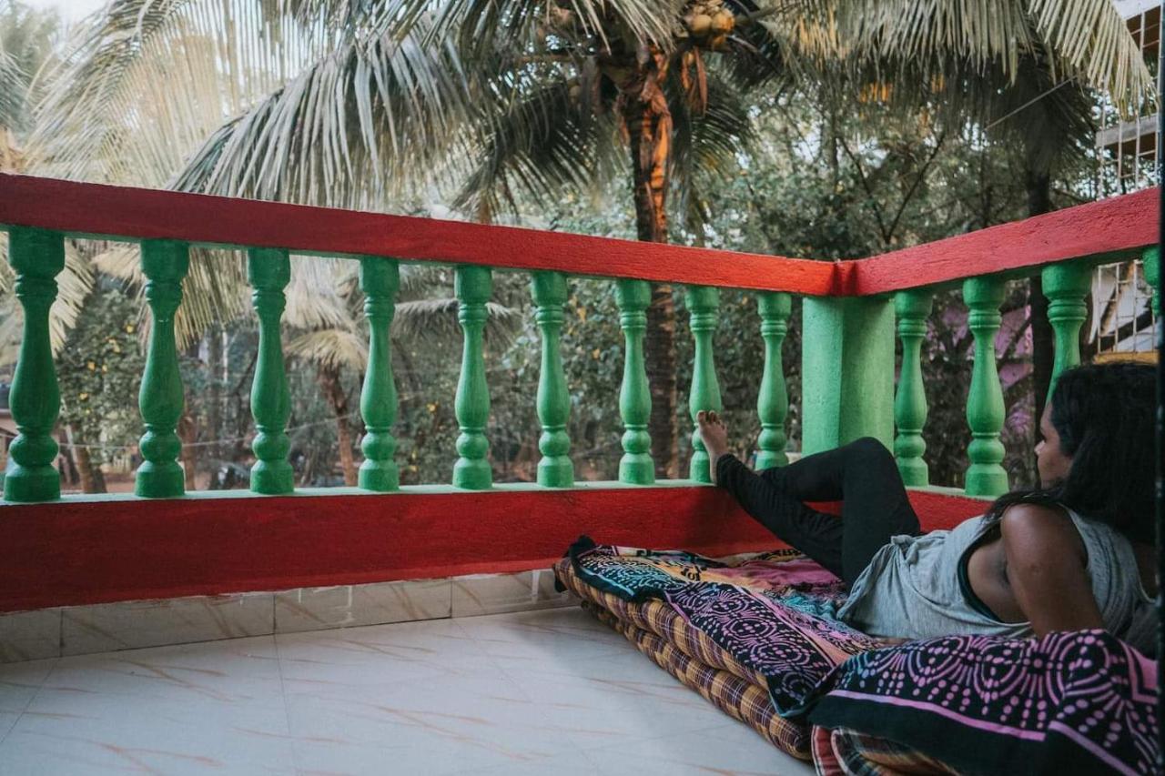 Rasta Mansion Beach Hostel And Roomsアランボル エクステリア 写真