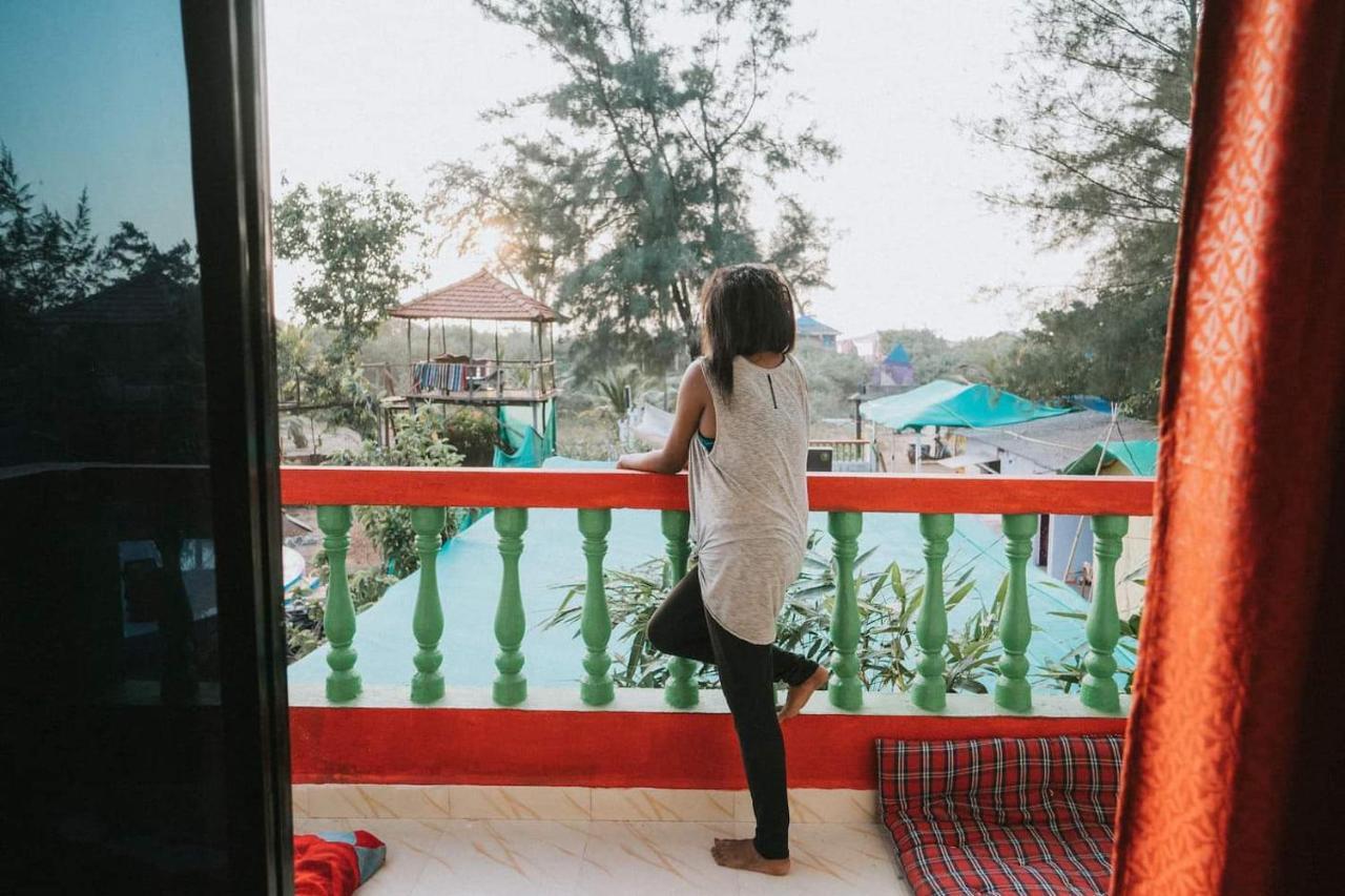 Rasta Mansion Beach Hostel And Roomsアランボル エクステリア 写真