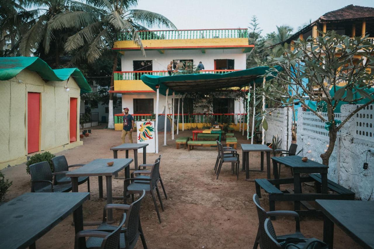 Rasta Mansion Beach Hostel And Roomsアランボル エクステリア 写真