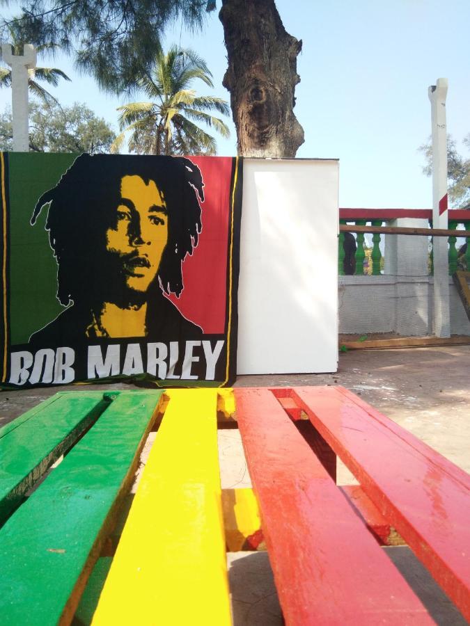 Rasta Mansion Beach Hostel And Roomsアランボル エクステリア 写真