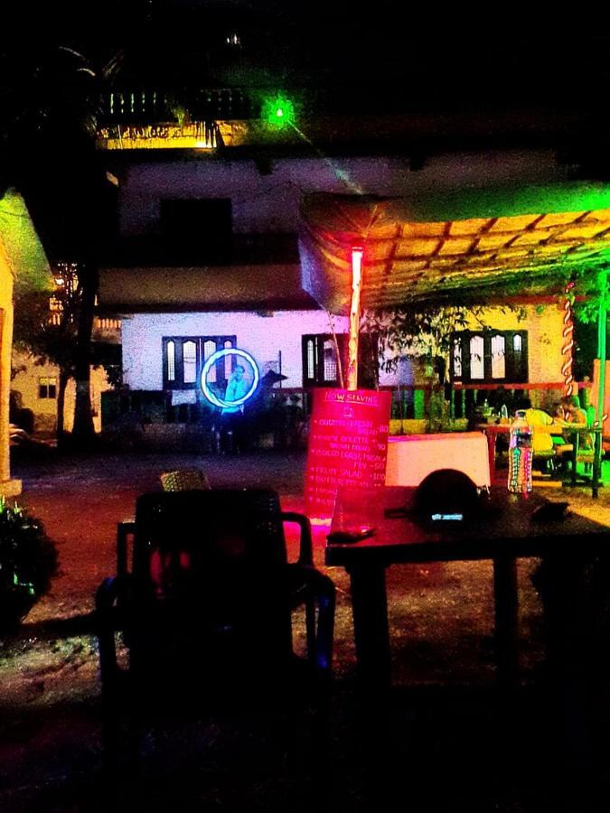 Rasta Mansion Beach Hostel And Roomsアランボル エクステリア 写真