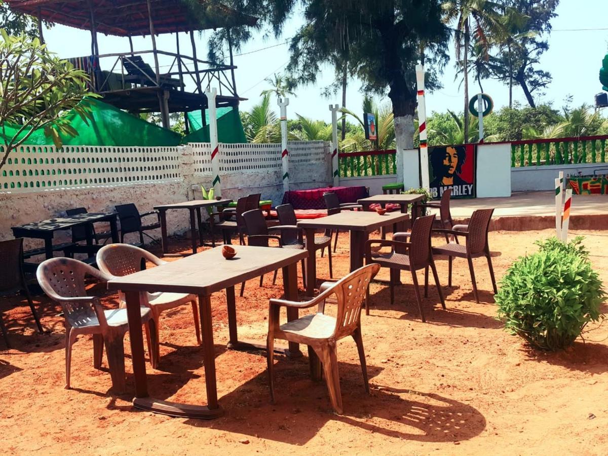 Rasta Mansion Beach Hostel And Roomsアランボル エクステリア 写真