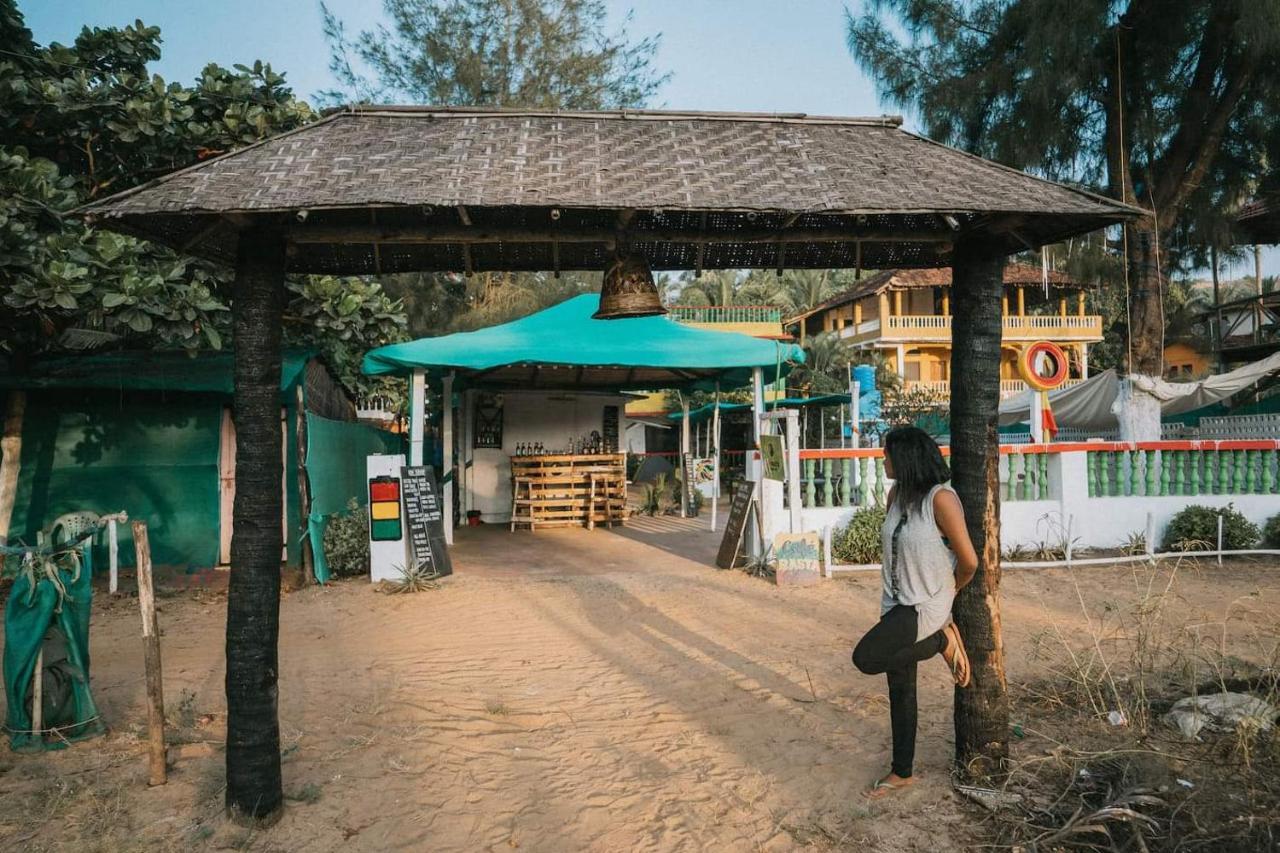 Rasta Mansion Beach Hostel And Roomsアランボル エクステリア 写真